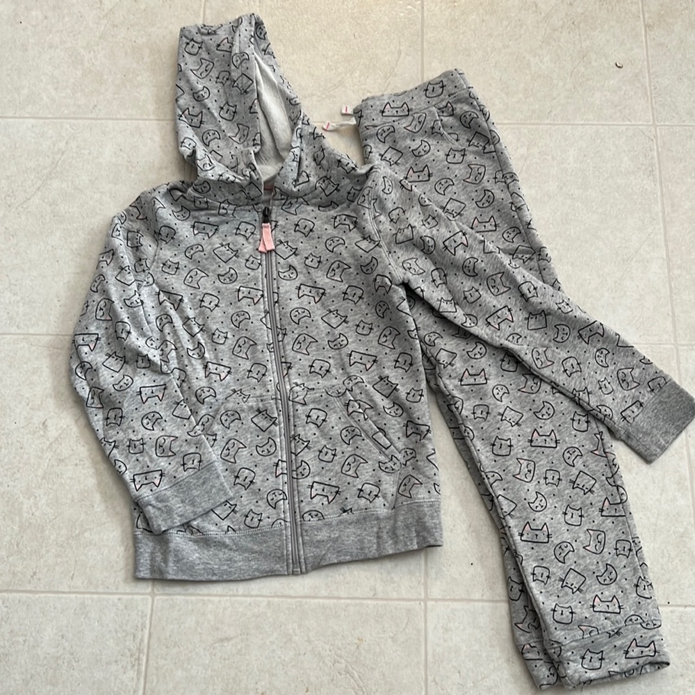 Girl’s Cat & Jack Medium (7/8) gray kitty cat hoodie & pants set, like-new